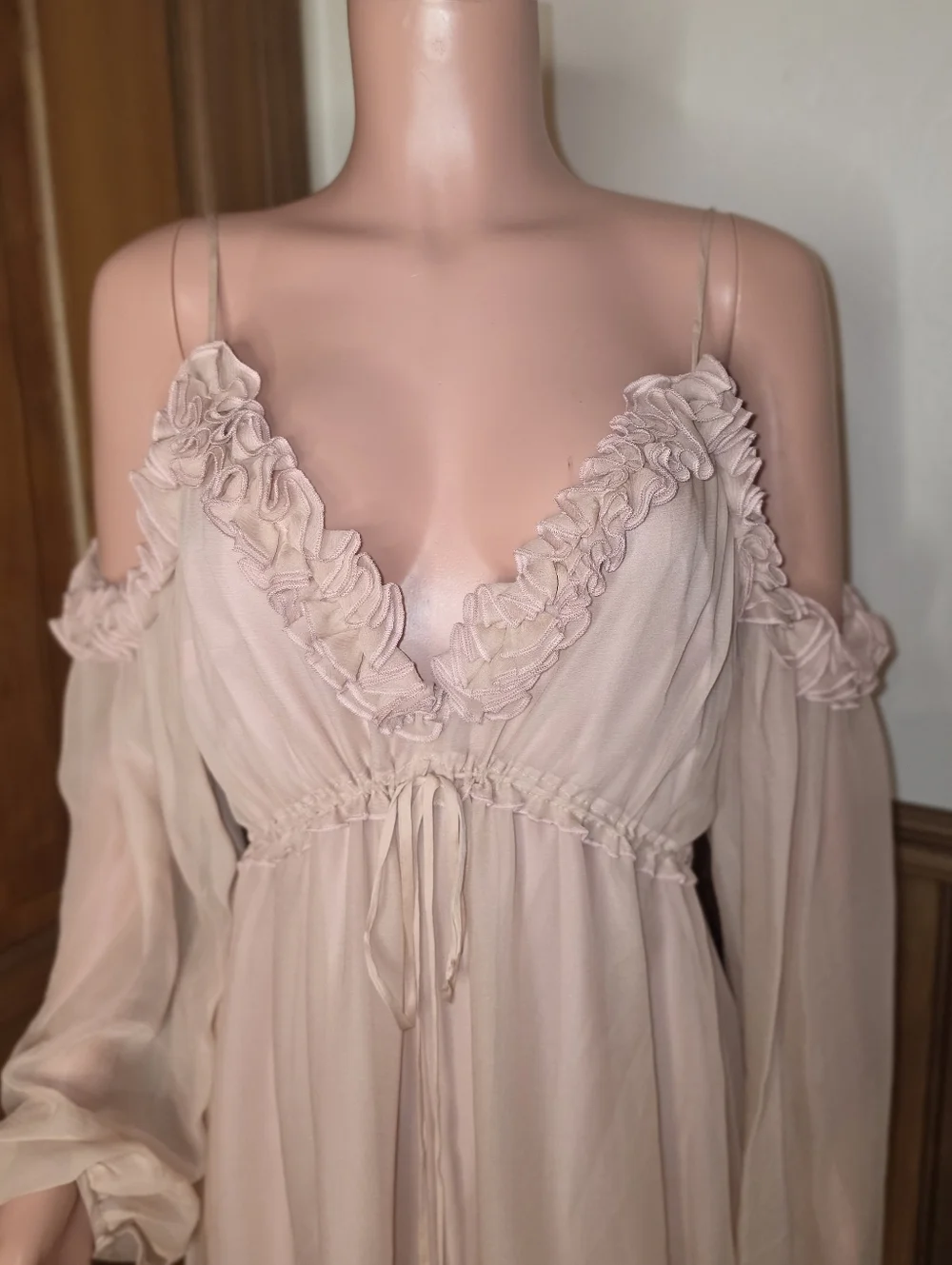NWT BCBGMaxAzria Caden Tearose Ruffle-Trim Cold Shoulder Silk Dress Large - Picture 6 of 8